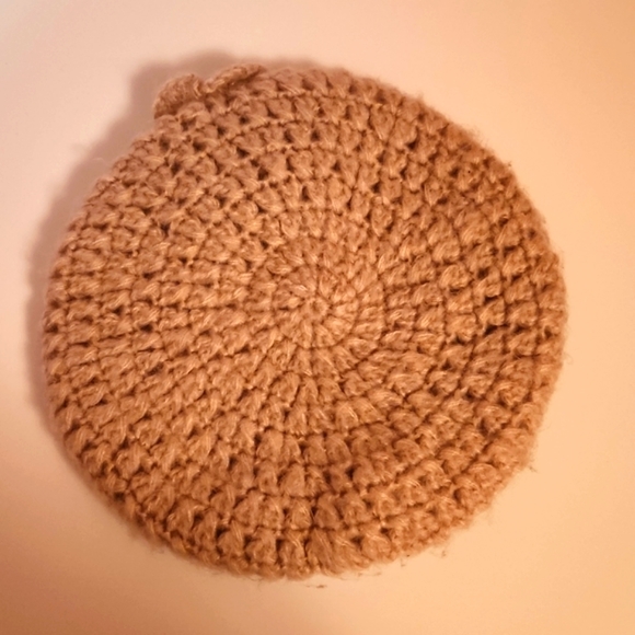 Forever 21 Crochet hat beige with flower - Picture 3 of 4